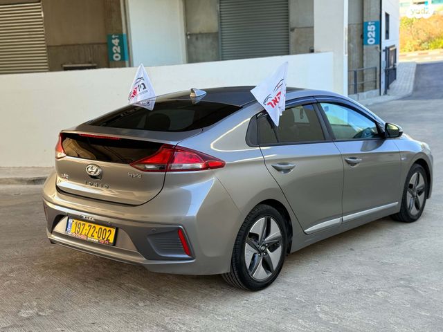 יונדאי איוניק