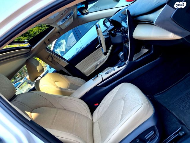 טויוטה אוולון