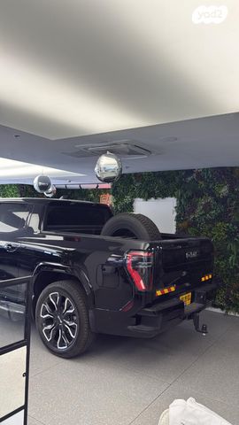 ג'י.אם.סי סיירה EV