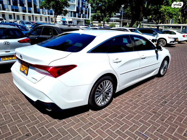 טויוטה אוולון