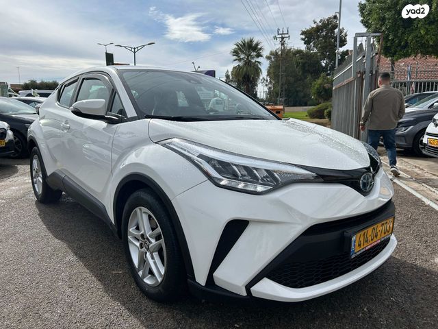 מודעת רכב טויוטה C-HR