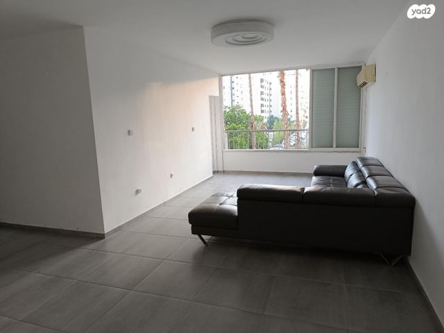 יהודה בורלא 18