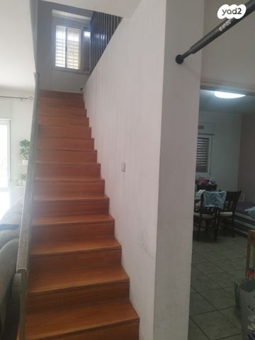 דו משפחתי, הגת 2, כוכב השחר, כוכב השחר