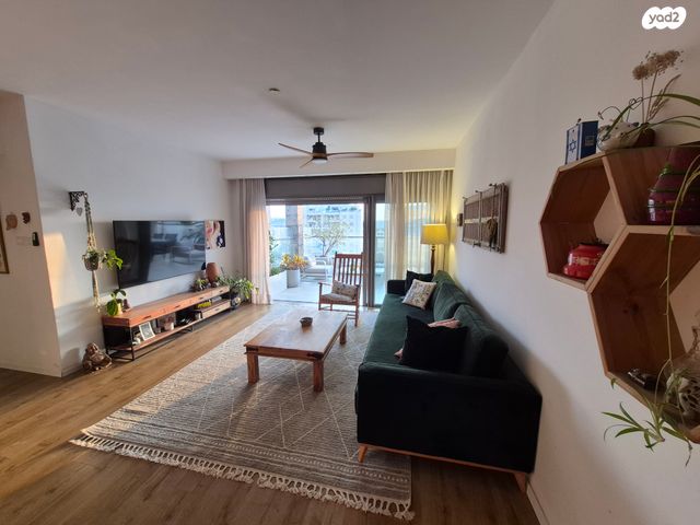 דירה, אבנר בן נר 6, סביוני נצר סירני, נס ציונה