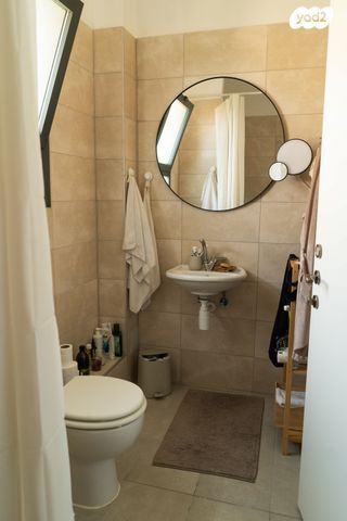 דירה, שיר השירים 6, שאר העיר, גן יבנה