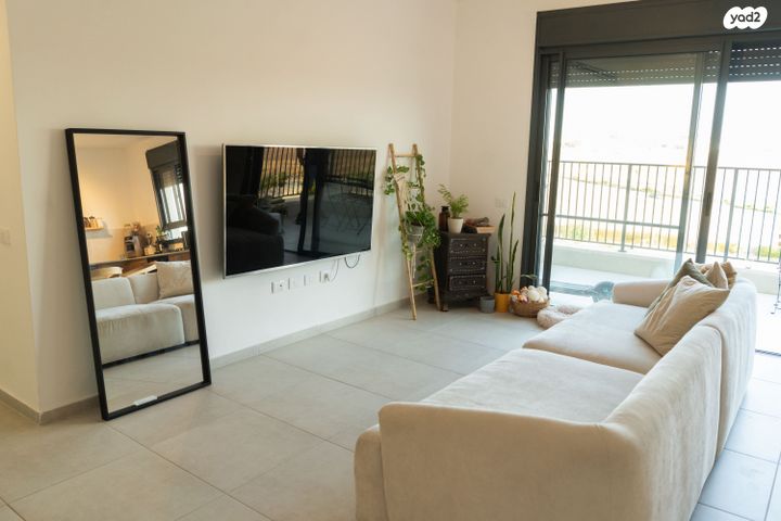 דירה, שיר השירים 6, שאר העיר, גן יבנה