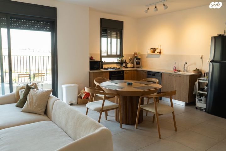 דירה, שיר השירים 6, שאר העיר, גן יבנה