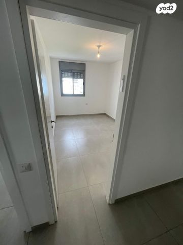 דירה, יצחק שמיר 14, נווה שרון / שער העיר, נתיבות