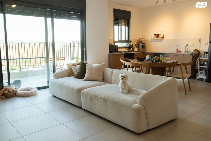 דירה, שיר השירים 6, שאר העיר, גן יבנה