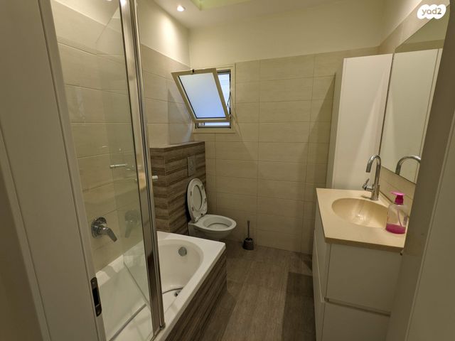 דירה, השרון 20, מרכז דרום, רעננה