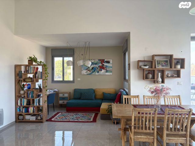 גג/ פנטהאוז, דוכיפת 5, סנסן, צור הדסה