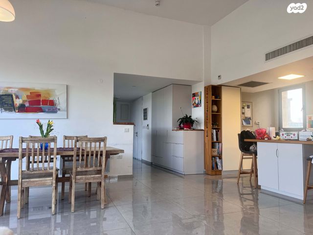 גג/ פנטהאוז, דוכיפת 5, סנסן, צור הדסה