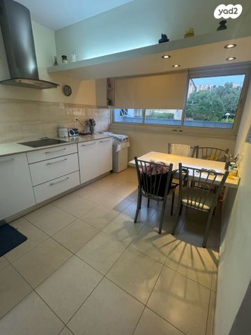 דירה, אביגדור המאירי 8, רמת שאול, חיפה