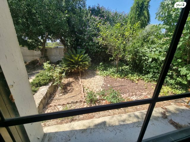 בית פרטי/ קוטג', חרמון 50, שאר העיר, כפר ורדים