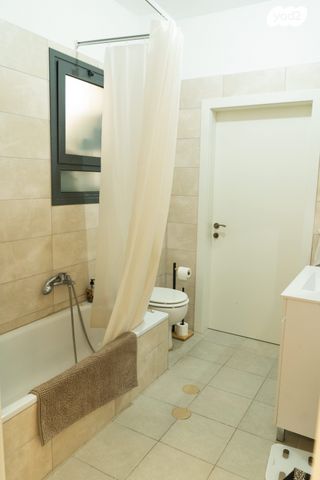 דירה, שיר השירים 6, שאר העיר, גן יבנה