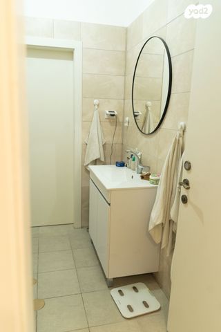 דירה, שיר השירים 6, שאר העיר, גן יבנה