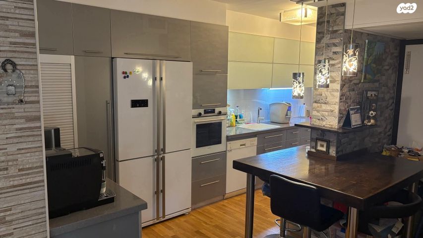 דירת גן, ההגנה 12, יצחק רבין, מעלות תרשיחא