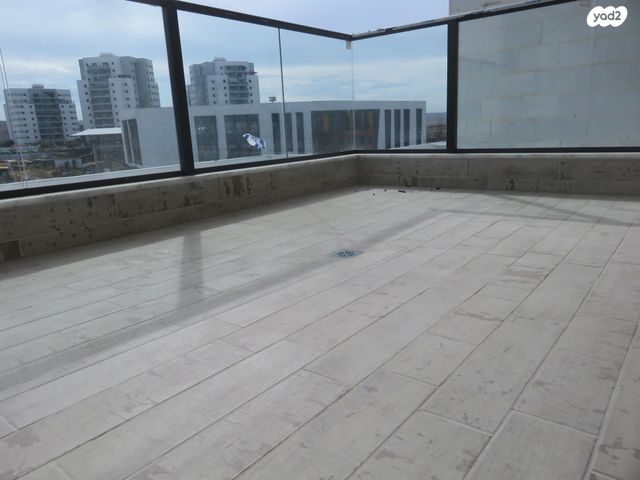 חיים הרצוג 3