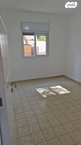 דירת גן, דרך הציונות 32, רובע ג', אריאל