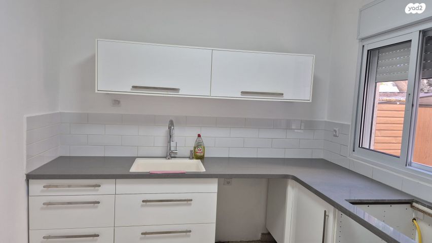 דירת גן, דרך הציונות 32, רובע ג', אריאל