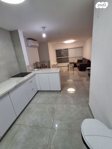 אריה מוצקין 25