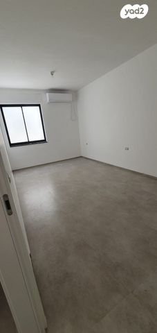 מרתף/ פרטר, יוסף אהרונוביץ' 40, נאות גנים, נתניה