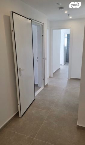 דירה, דרך זאב ז'בוטינסקי 8, לב המושבה / מרכז העיר, פתח תקווה