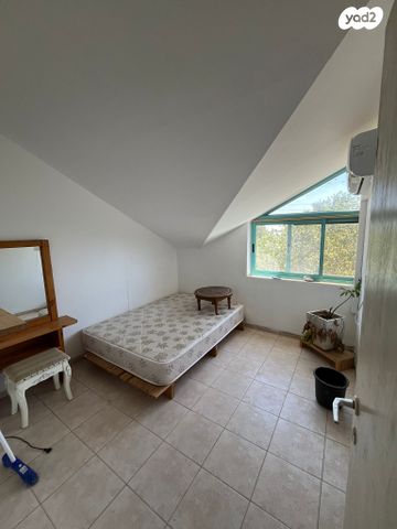 בית פרטי/ קוטג', כנרת 1, לבנים, לבנים