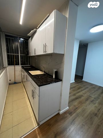 דירה, ירושלים 52, לב העיר, בת ים