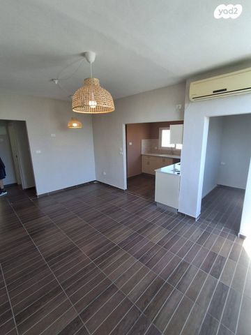 דירה, כצנלסון 4, לב העיר, בת ים