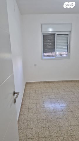 דירת גן, דרך הציונות 32, רובע ג', אריאל