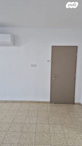 דירת גן, דרך הציונות 32, רובע ג', אריאל