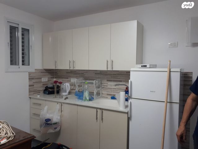 אבן גבירול 1