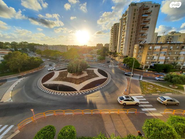 החשמונאים 18