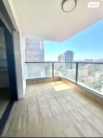 דירה, דרך זאב ז'בוטינסקי 8, לב המושבה / מרכז העיר, פתח תקווה