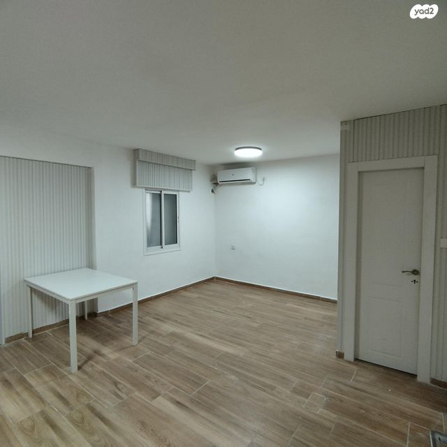 דירה, ששת הימים 1007, הראשונים, שלומי