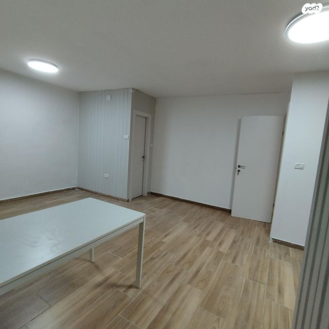 דירה, ששת הימים 1007, הראשונים, שלומי