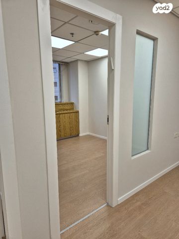 משרדים, דרך זאב ז'בוטינסקי 33, תל בנימין, רמת גן