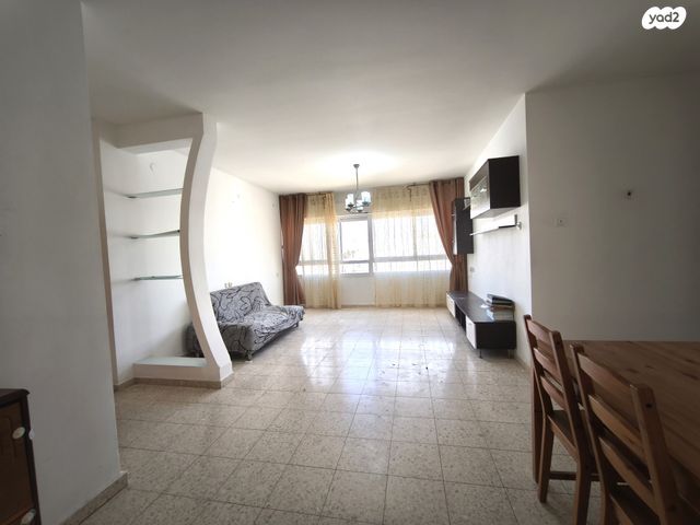 דירה, תפוח, חלמיש, ערד