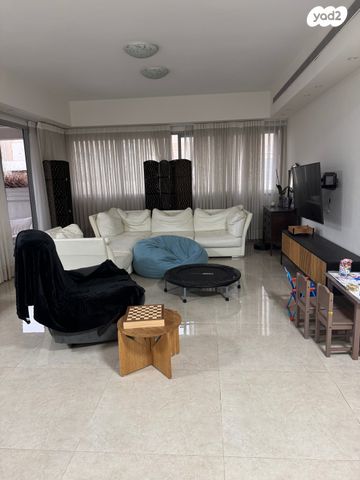 גג/ פנטהאוז, יגאל מוסינזון, תל ברוך, תל אביב יפו