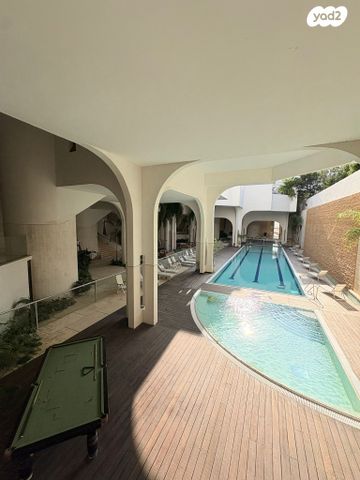 דופלקס, אלכסנדר סשה ארגוב, המשתלה, תל אביב יפו