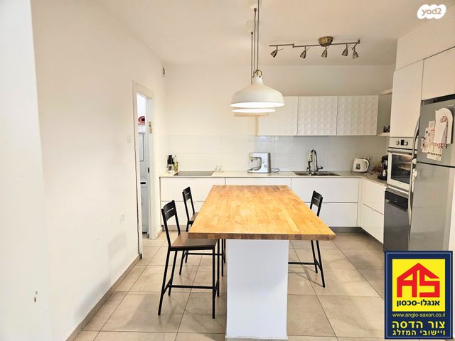 דירה, סנסן, צור הדסה