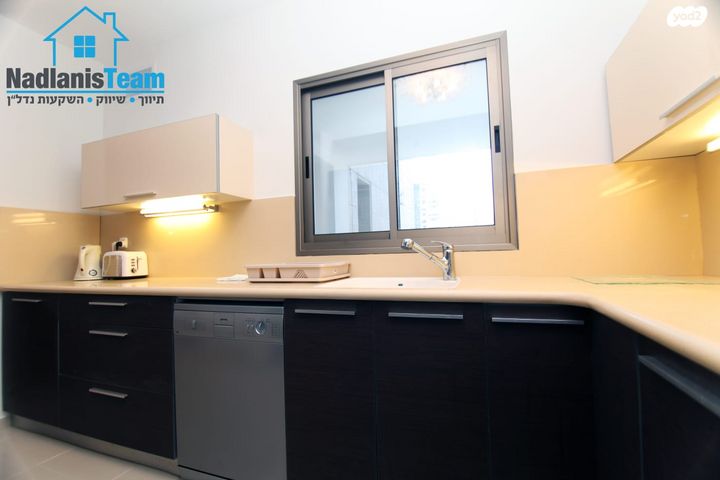 דירה, אהוד מנור, עיר ימים, נתניה