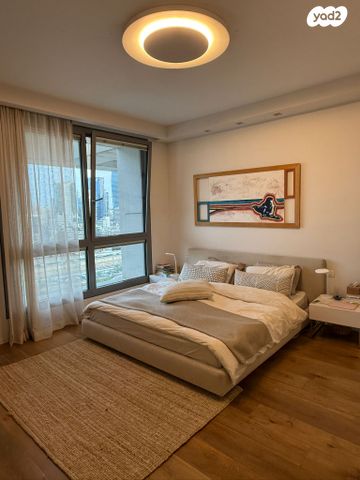 דירה, ניסים אלוני, צמרות איילון, פארק צמרת, תל אביב יפו