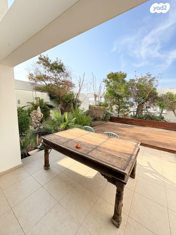 דופלקס, אלכסנדר סשה ארגוב, המשתלה, תל אביב יפו