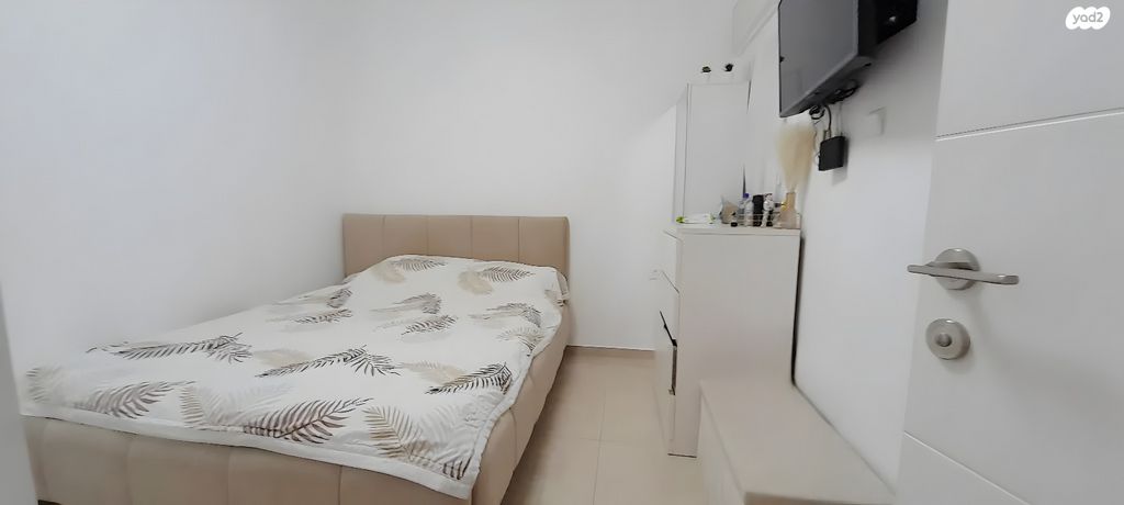 דירה, בני עי"ש