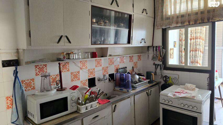 דירה, הפועל המזרחי ב', שיכון ב', בני ברק