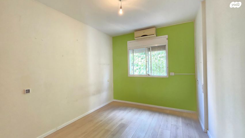 דירה, ה' באייר, נווה אפק, ראש העין