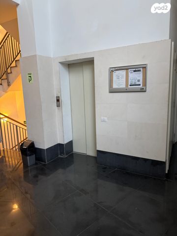 גג/ פנטהאוז, יגאל מוסינזון, תל ברוך, תל אביב יפו