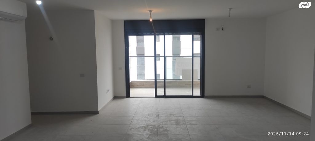 דירה, יפה ירקוני, פסגות אפק, ראש העין